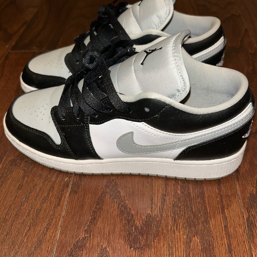 Jordan 1 Low - Picture 4 of 6